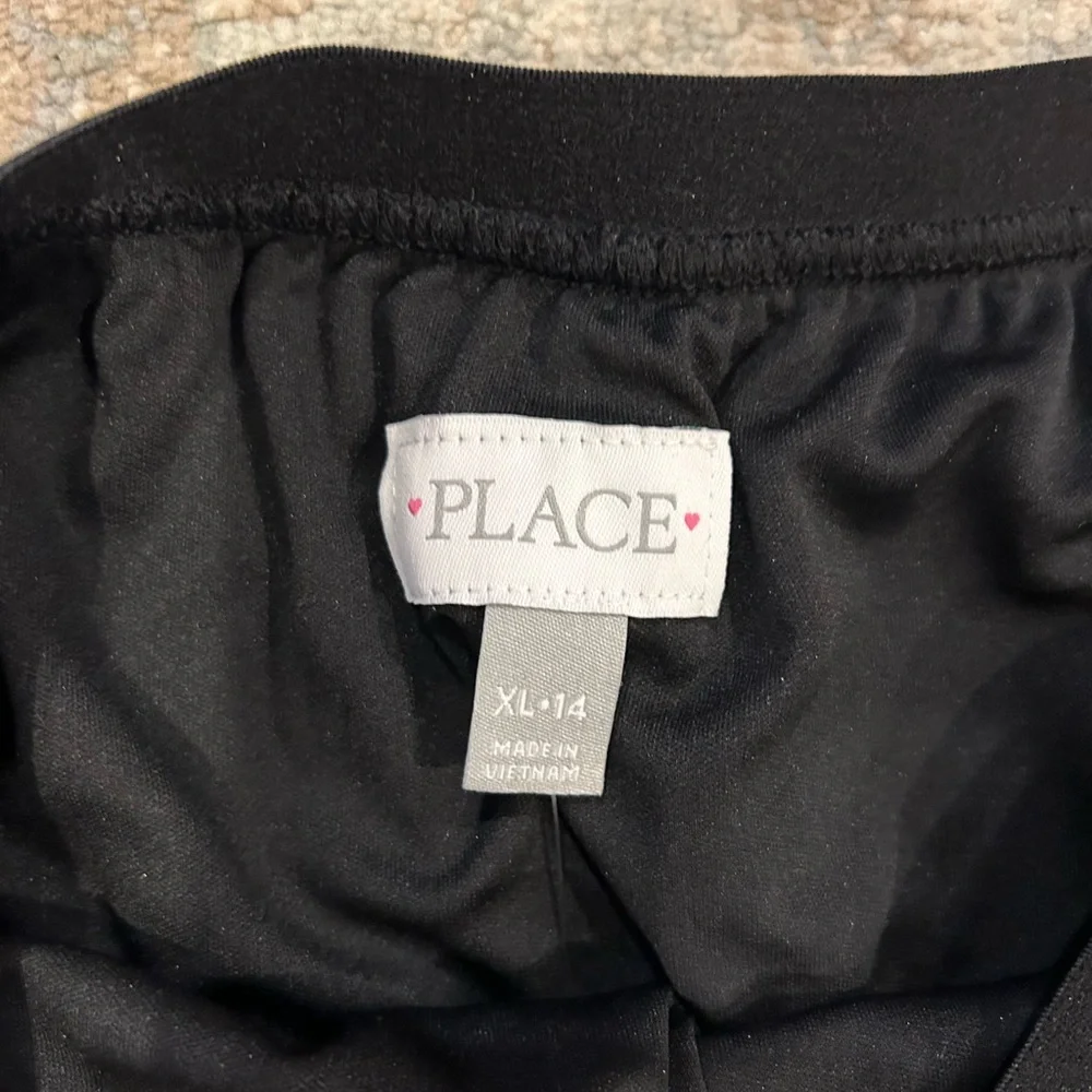 Childrens place girls xl black velvet skirt PERFECT CONDITION